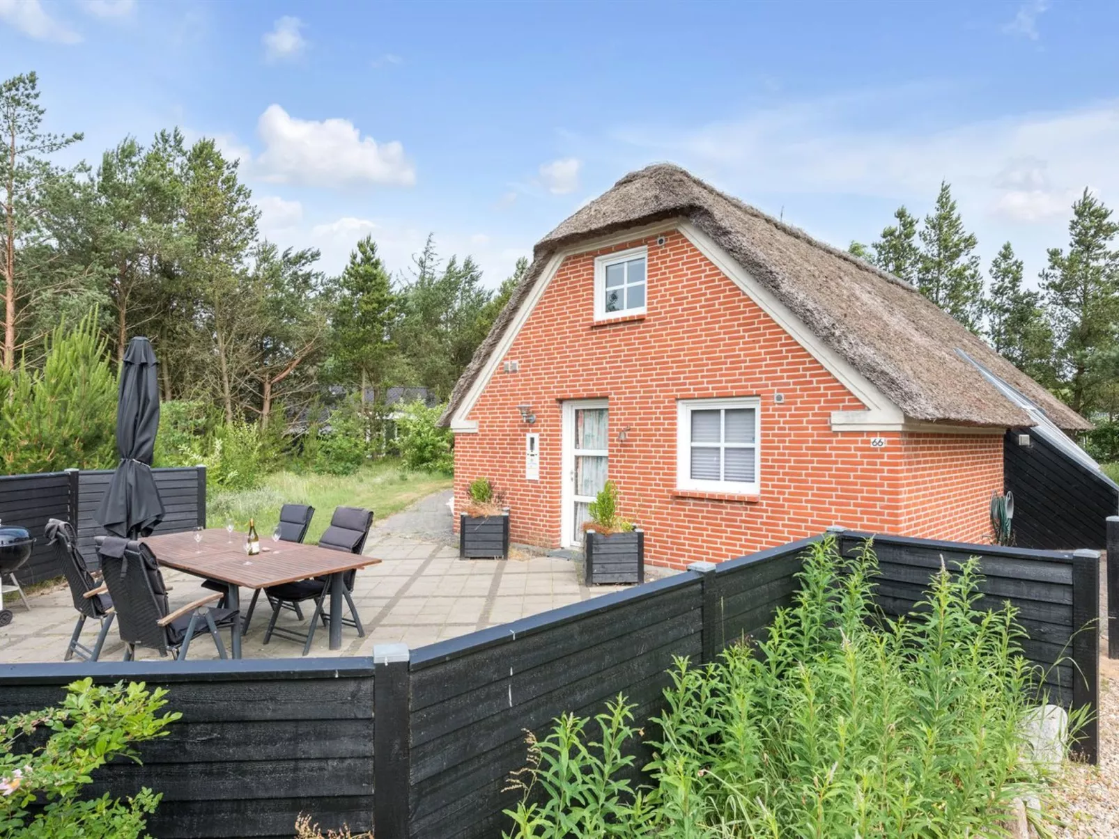 "Hunno" - 3km from the sea-Outside