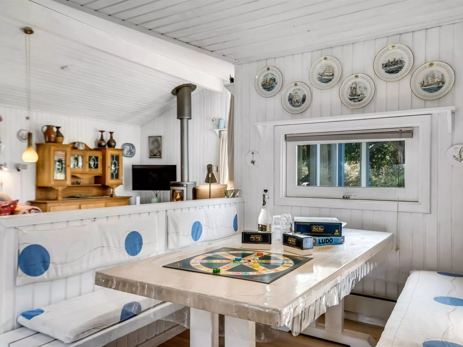 "Amai" - 100m from the sea-Dedans