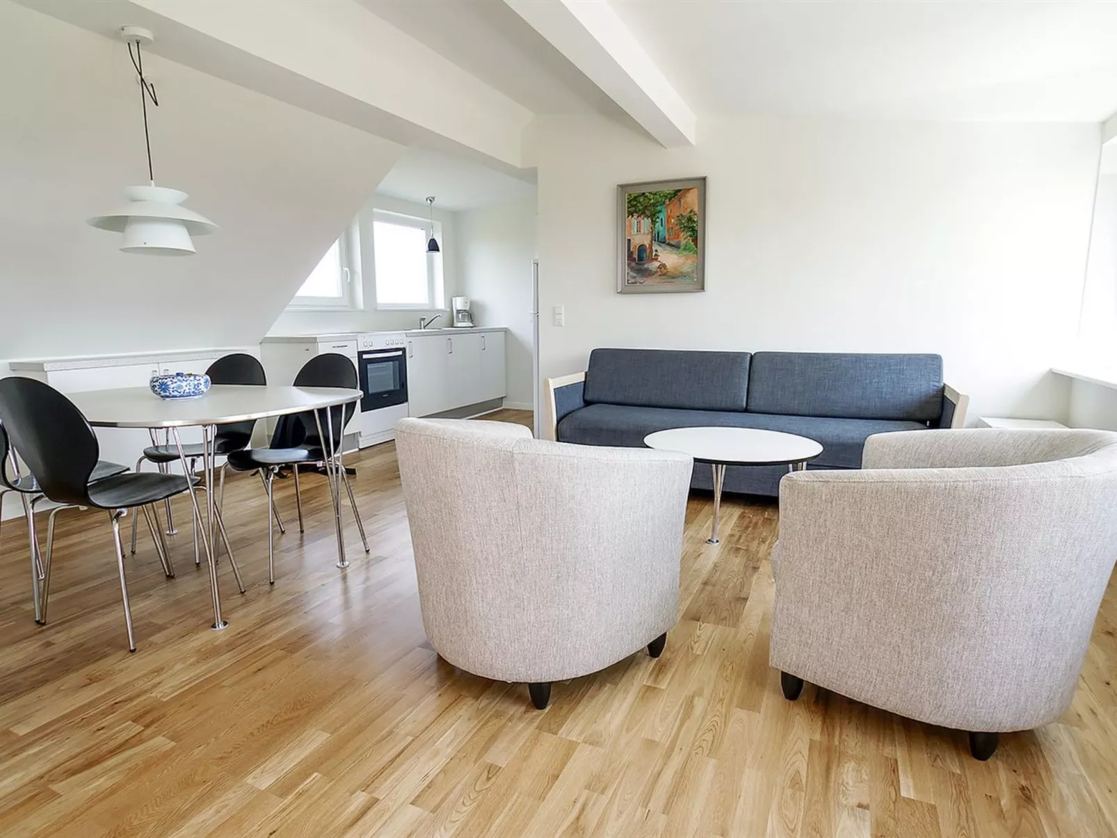 "Mirja" - 50m to the fjord-Drinnen