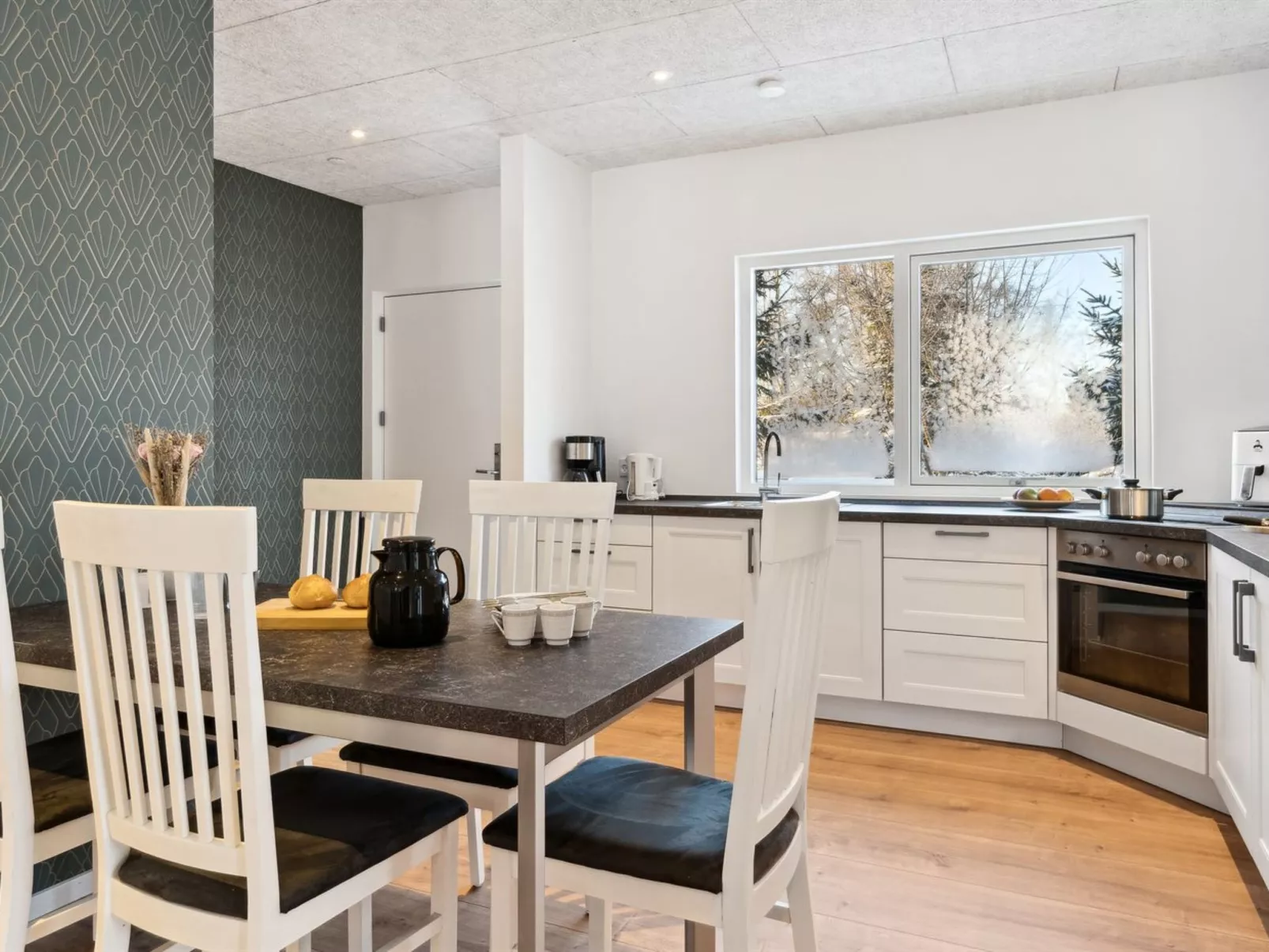 "Scalli" - 1.5km to the fjord-Inside