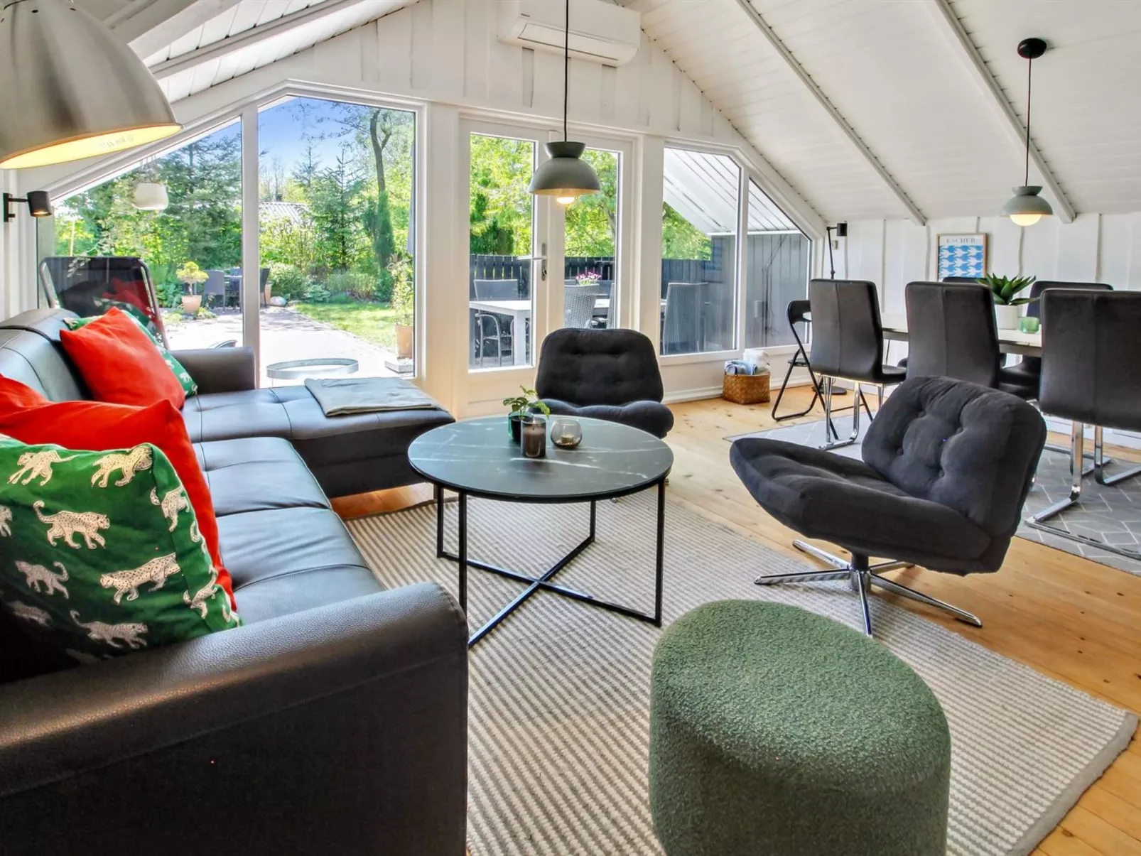 "Jaakob" - 30km from the sea-Inside