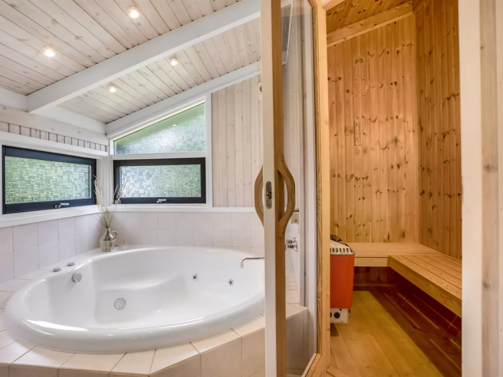 "Ingwin" -  from the sea-Dedans