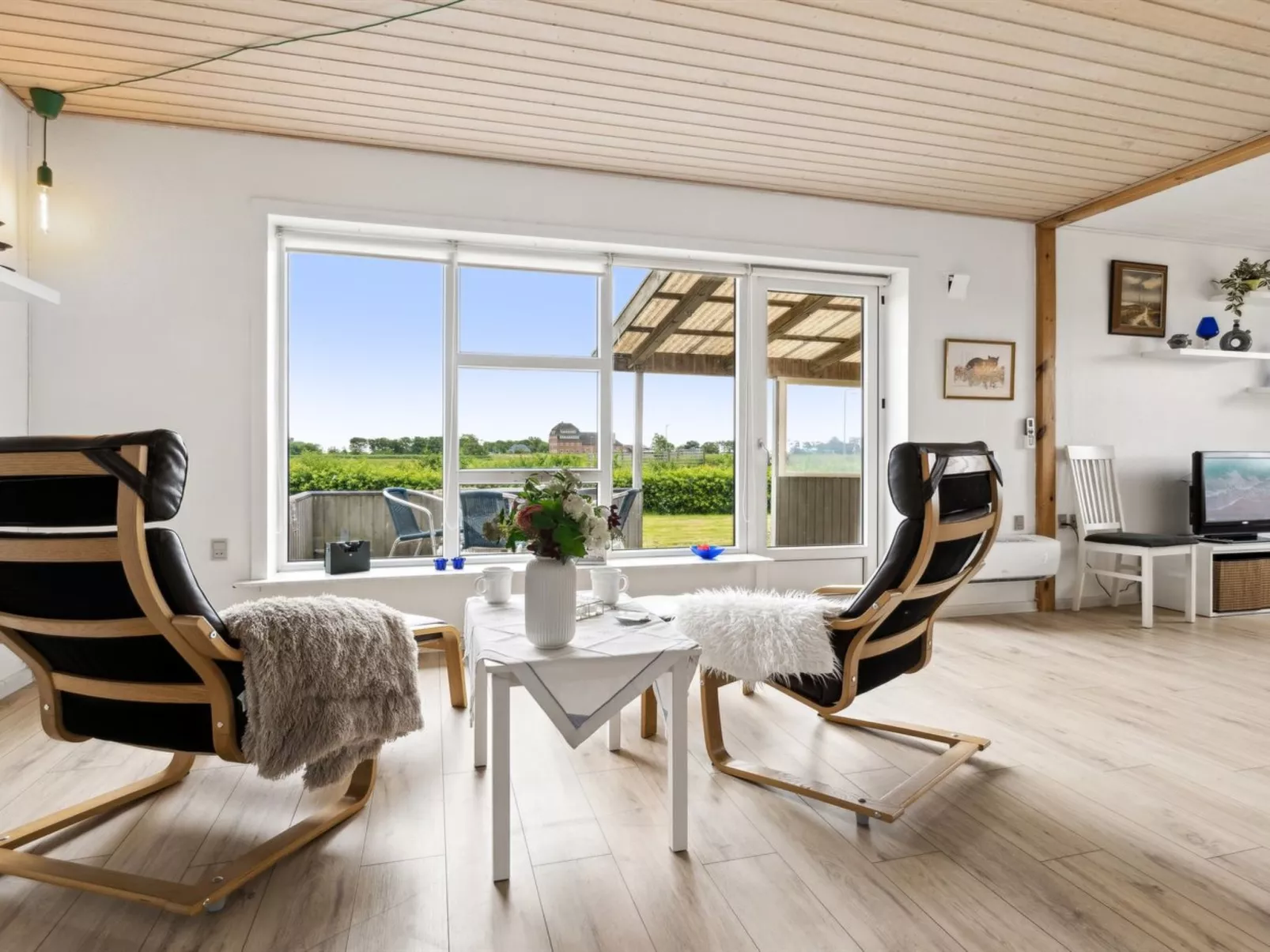 "Janin" - 400m from the sea-Drinnen