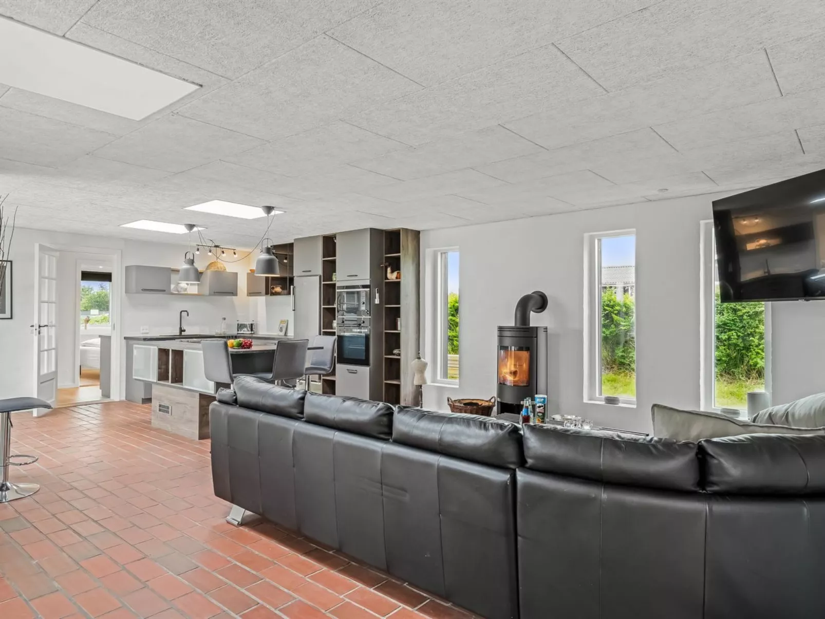 "Tonna" -  from the sea-Inside