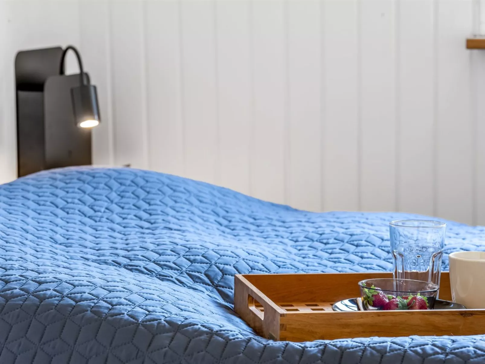 "Karmen" - 250m to the fjord-Inside