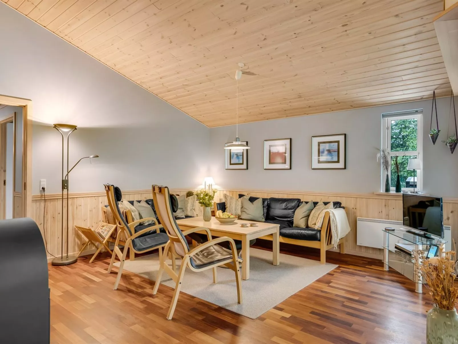 "Zölestine" -  from the sea-Inside