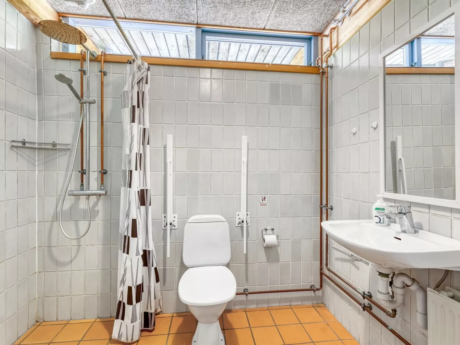 "Øthulf" - 200m from the sea-Drinnen