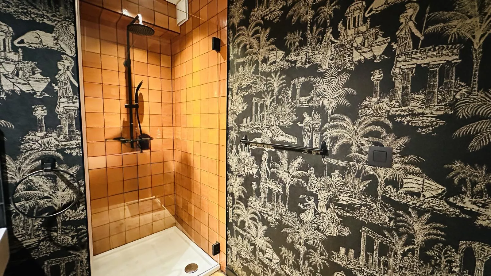 Loheré-Bathroom