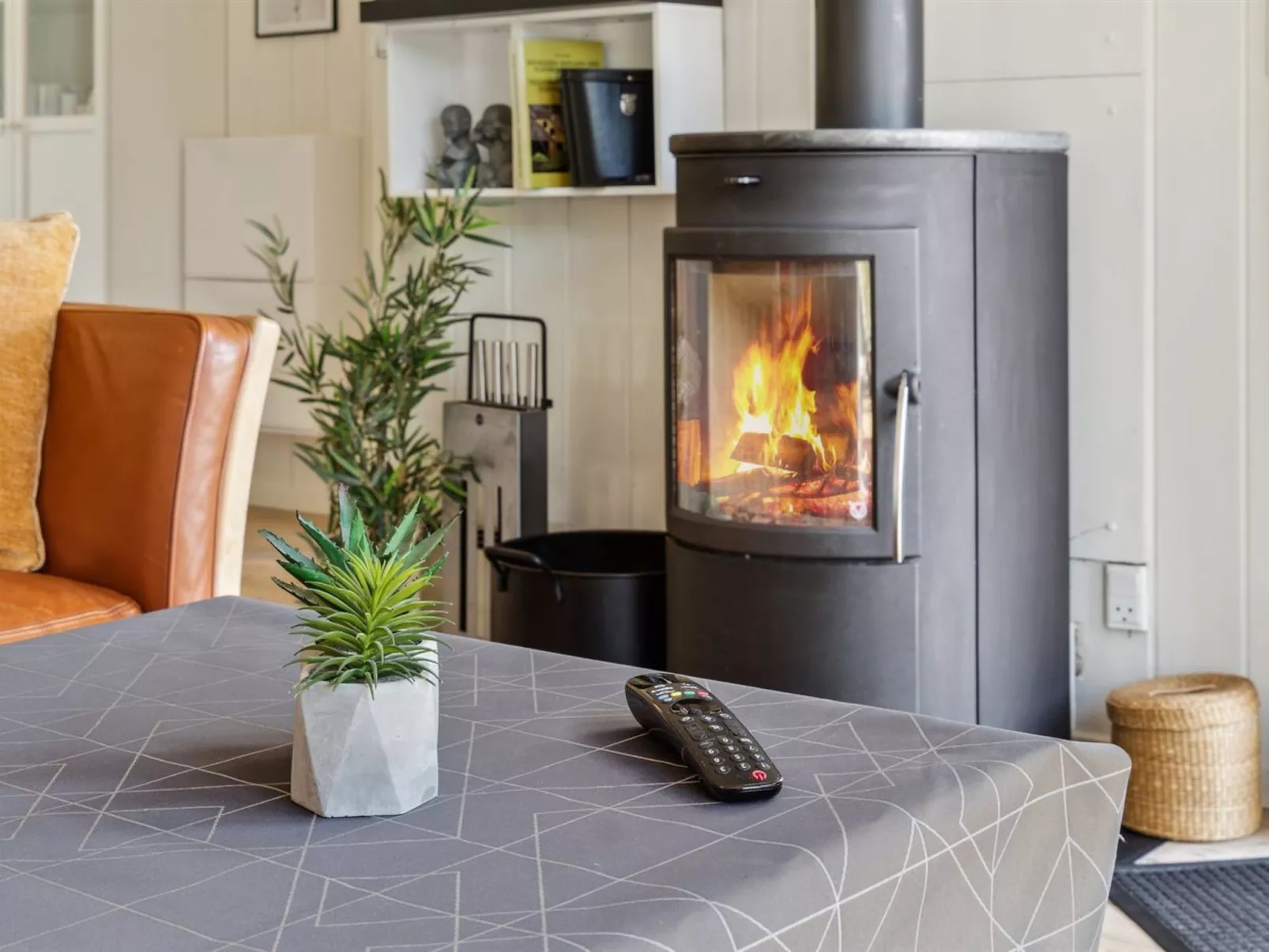 "Enida" - 350m to the fjord-Inside