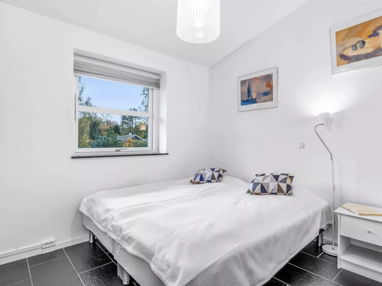 "Laulu" - 200m from the sea-Drinnen