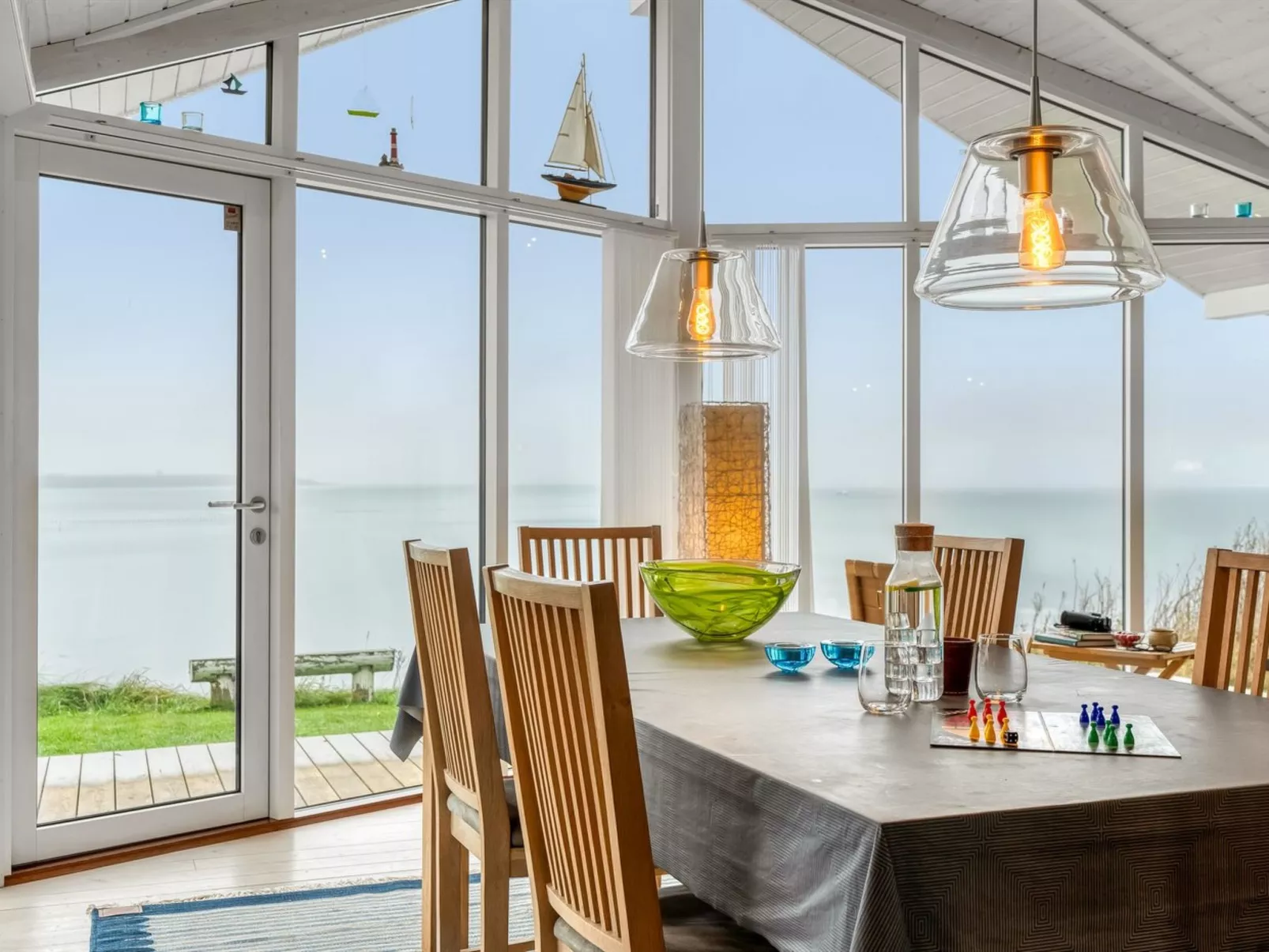 "Næwe" - 10m to the fjord-Drinnen