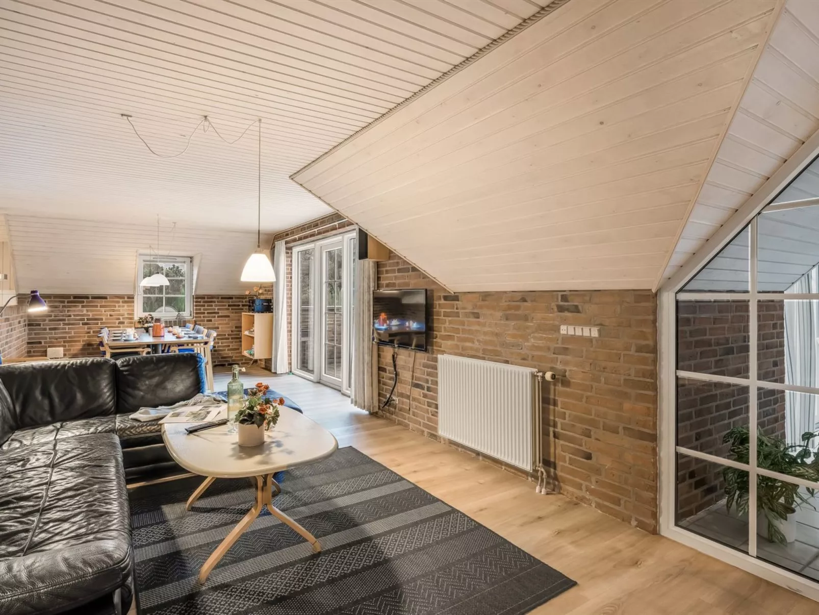 "Alexandria" -  from the sea-Dedans