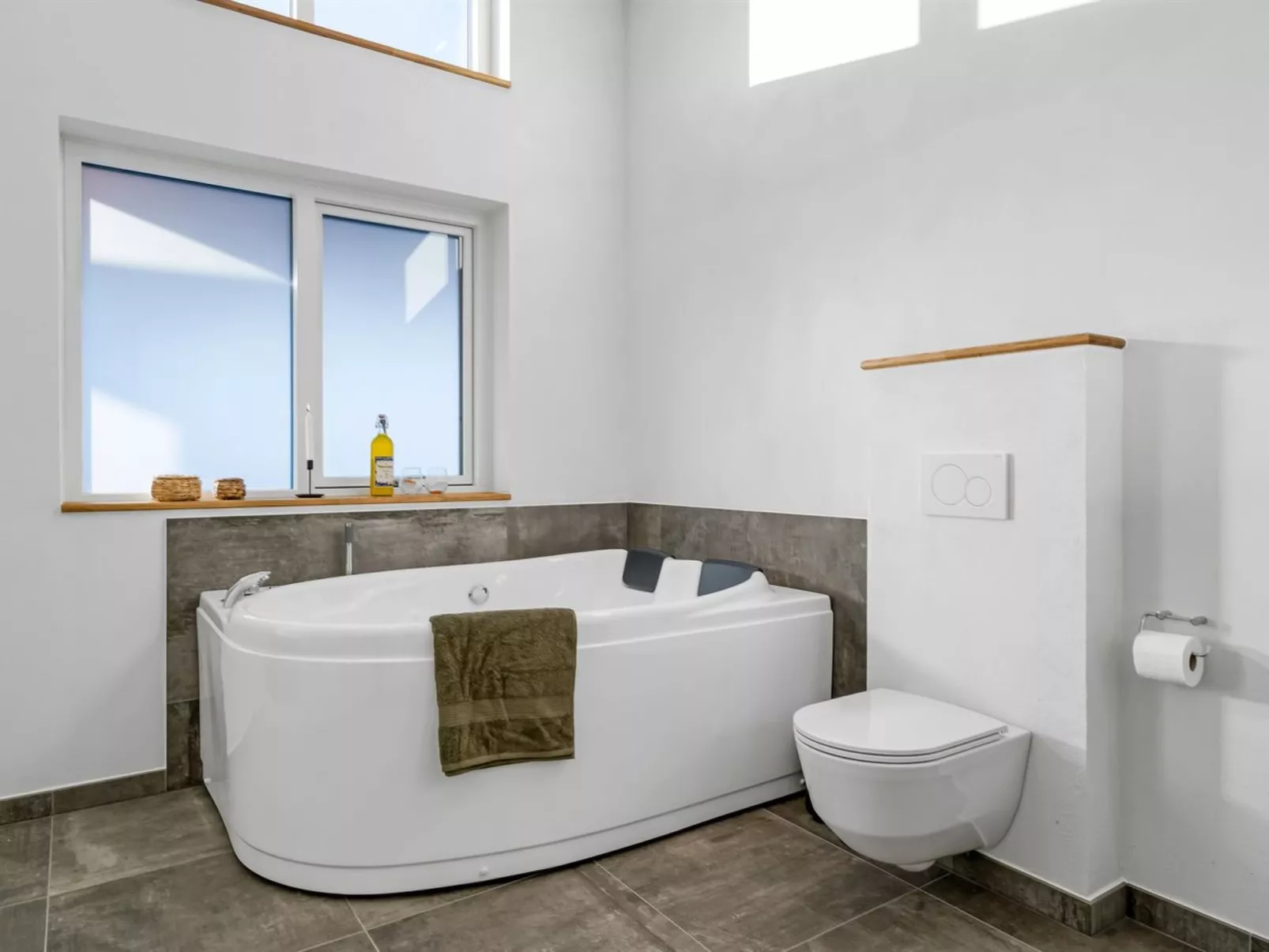 "Elevus" -  from the sea-Inside