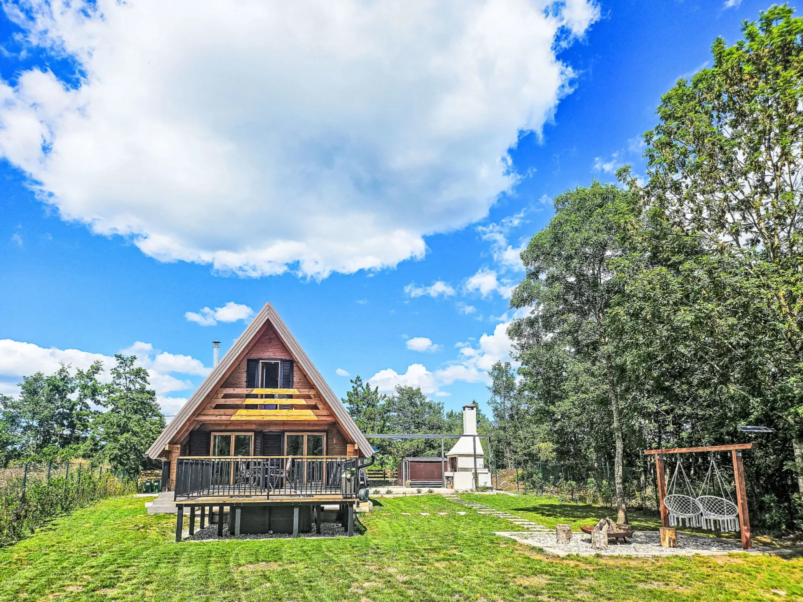 Tomina Koliba Lika-Dehors