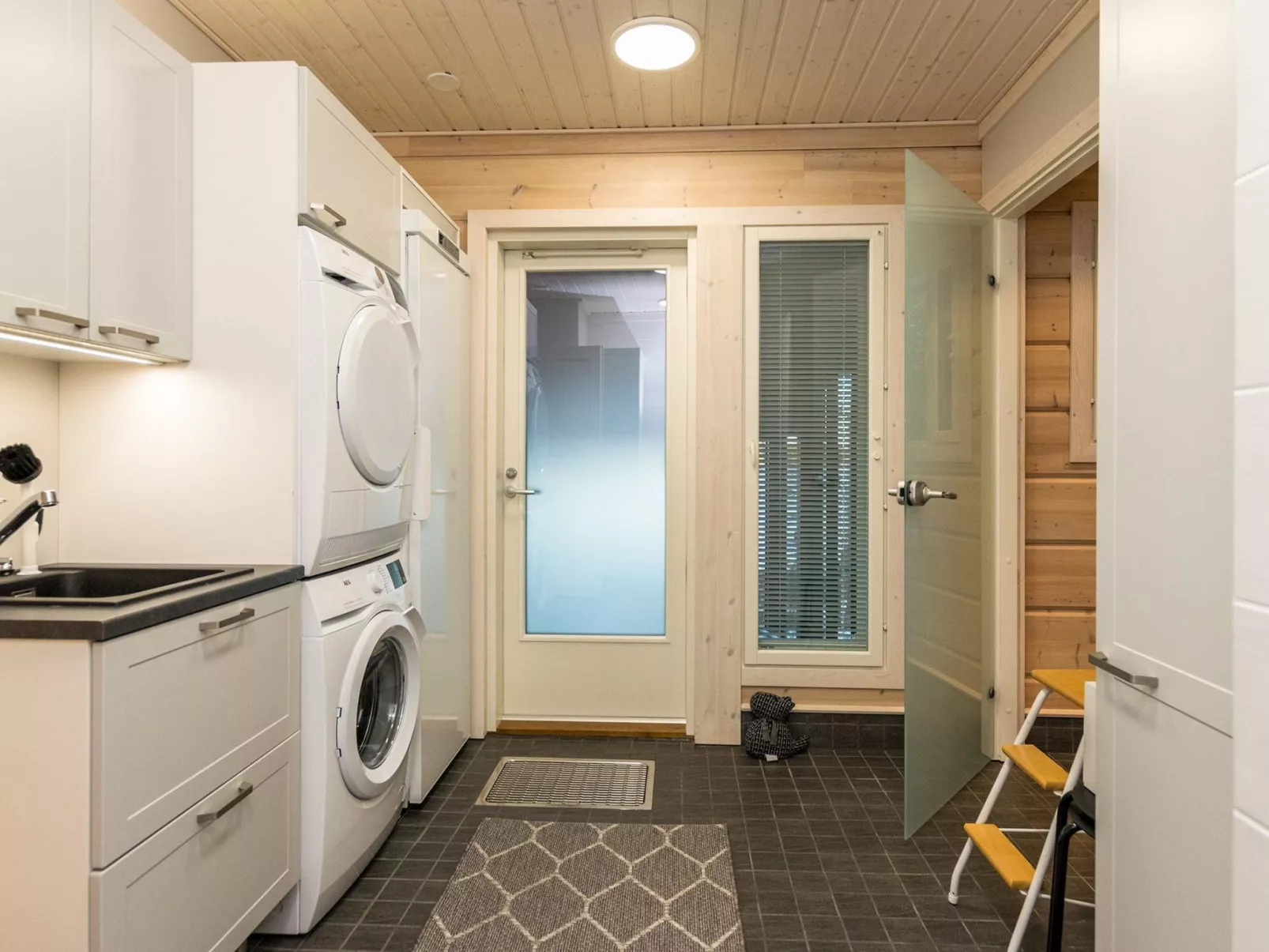 Villa saunaniemi ii-Inside