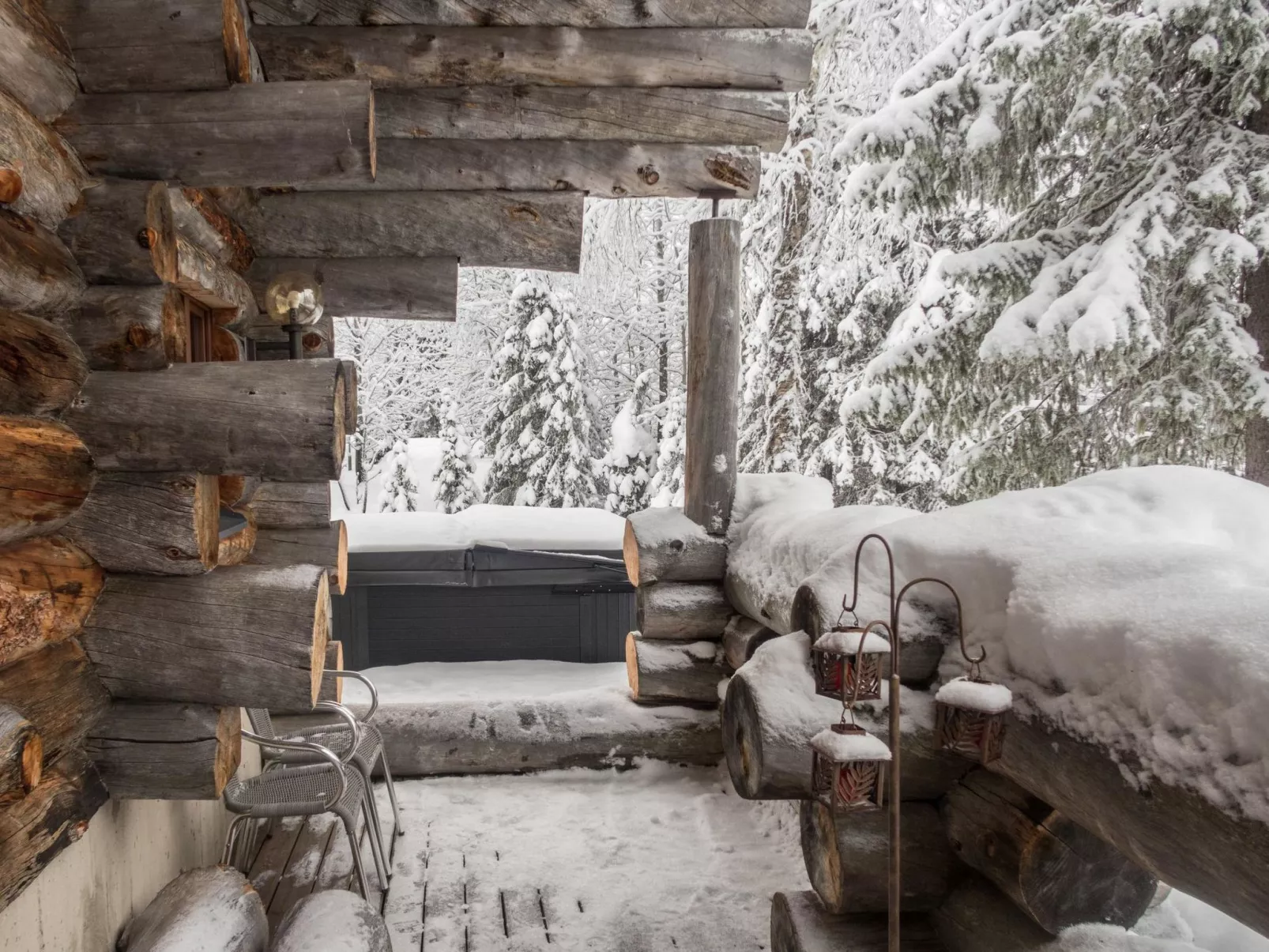 Ruka-rokova 2-Dedans