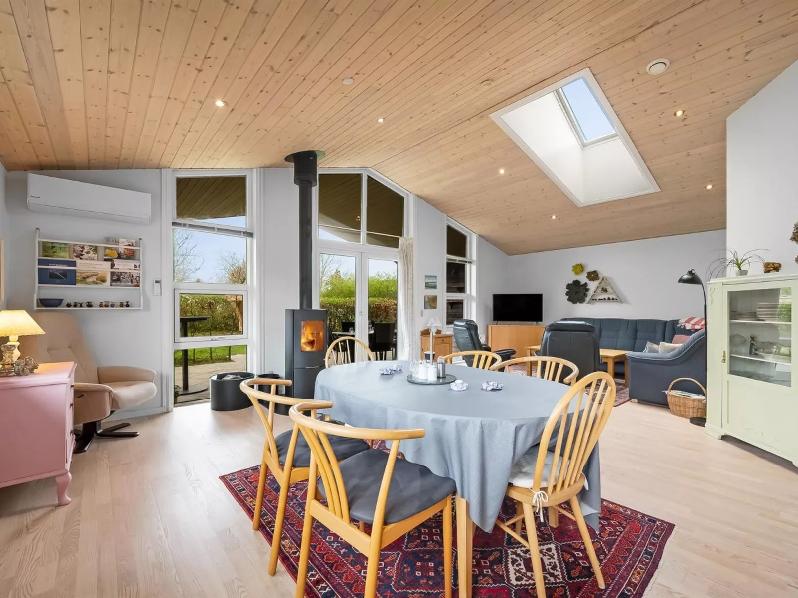 "Gertrud" - 950m to the fjord-Drinnen