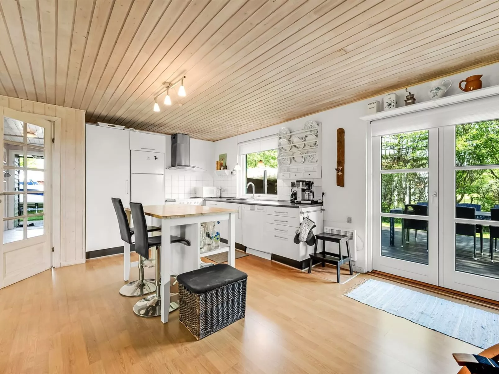 "Fido" - 500m to the fjord-Inside