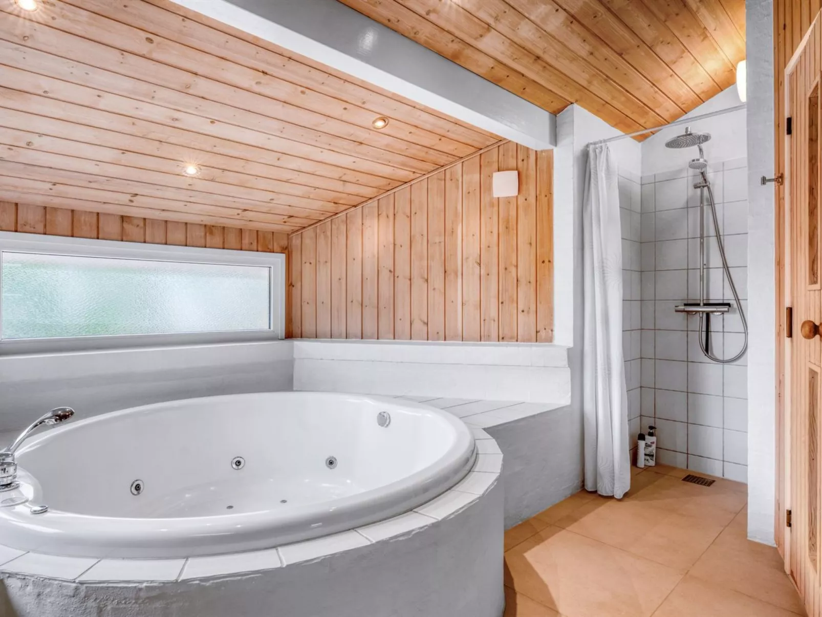 "Gunborg" - 2.5km from the sea-Inside