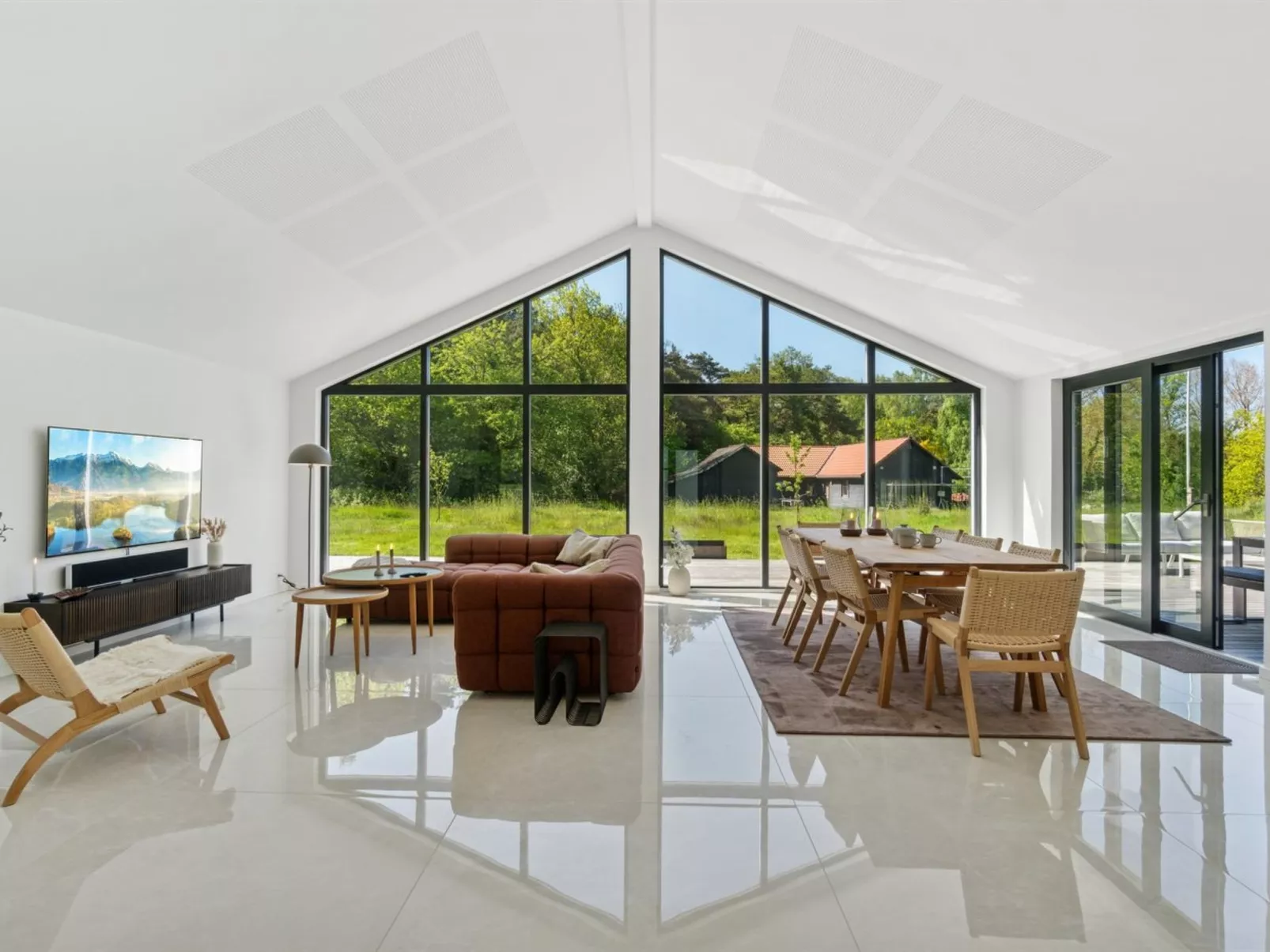 "Tove" - 350m from the sea-Drinnen