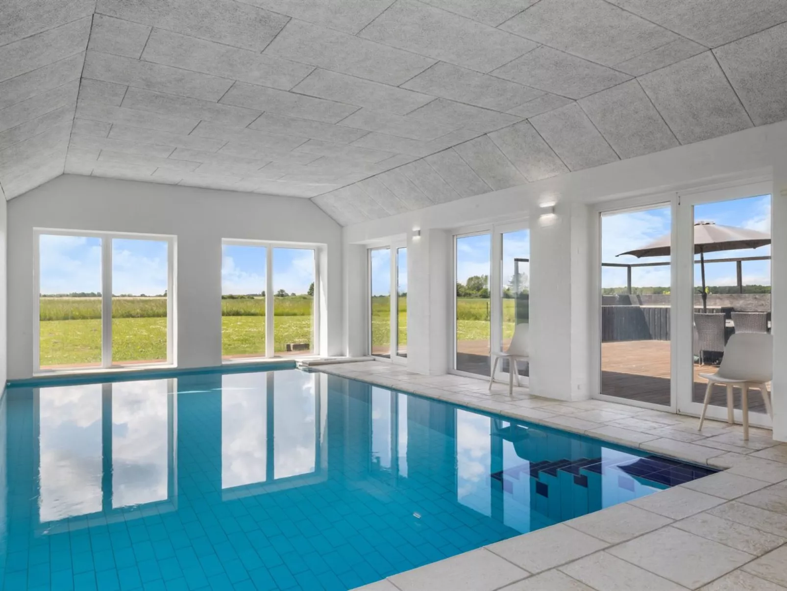 "Ung" - 460m from the sea-Outside