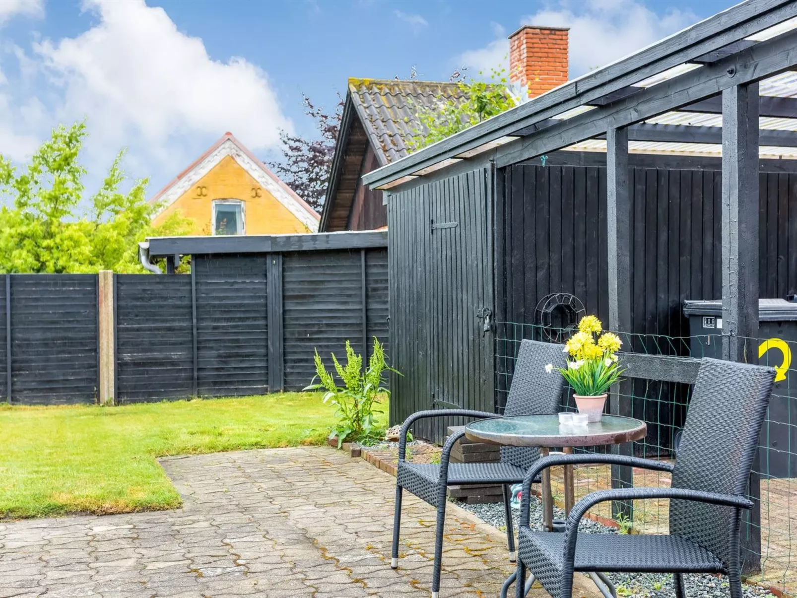 "Kirsi" -  from the sea-Dehors