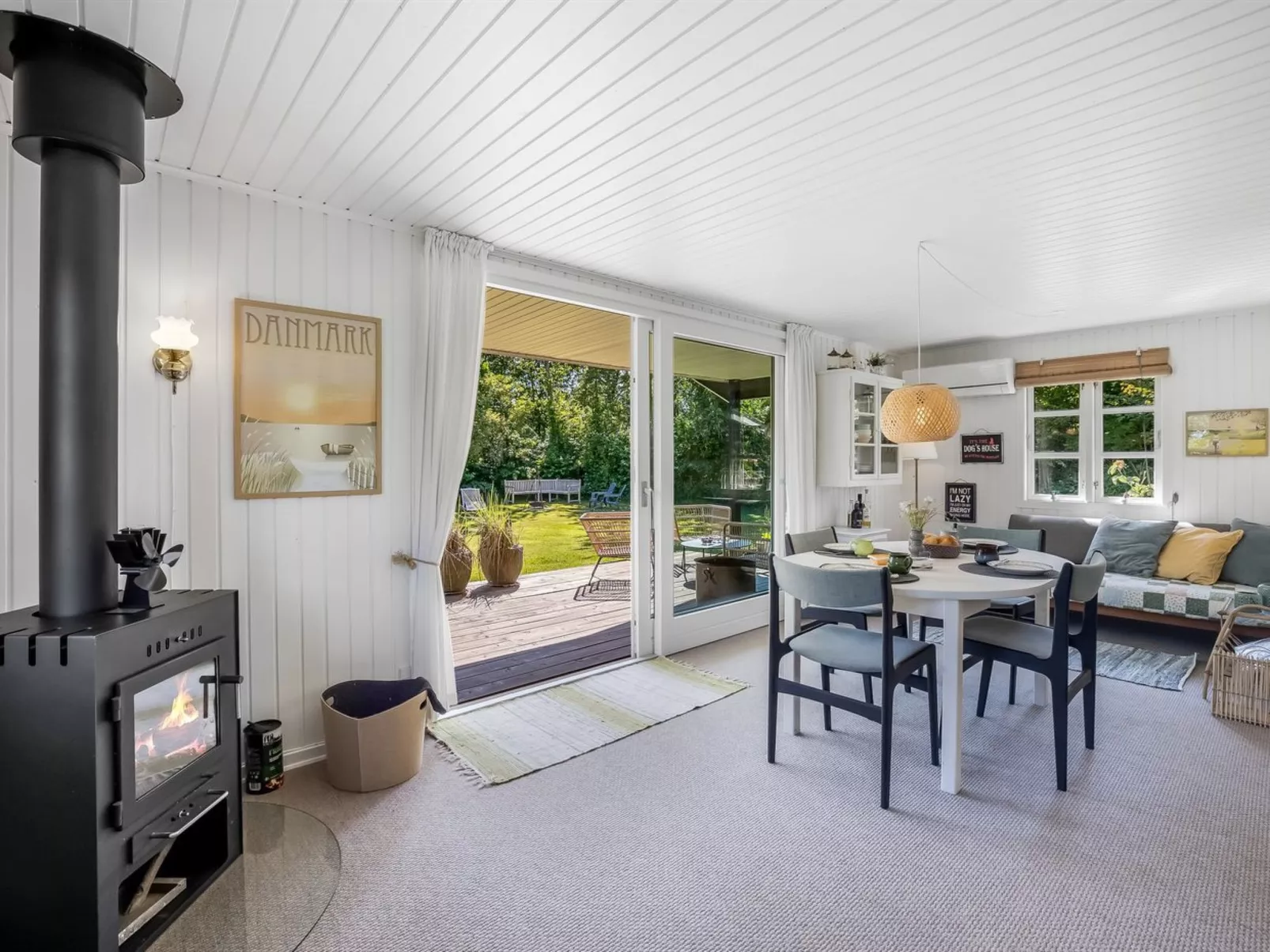 "Voitto" - 1km to the fjord-Drinnen