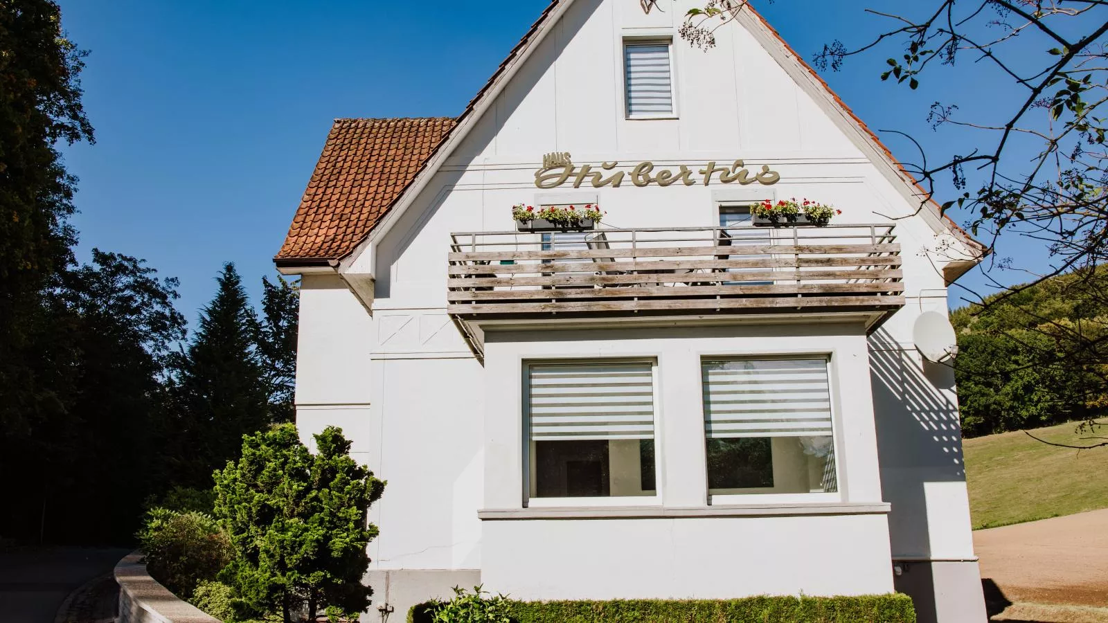 Hubertus II-Exterior in summer