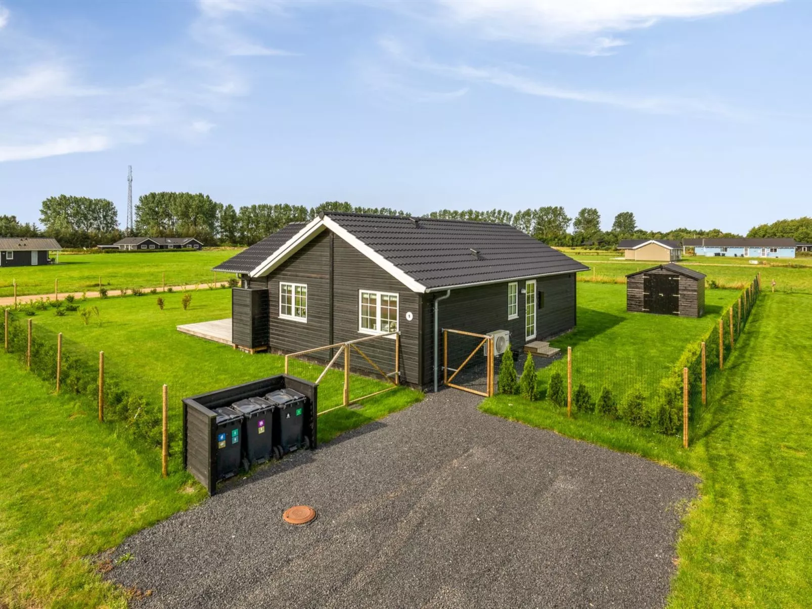 "Hellevi" - 900m from the sea-Dehors