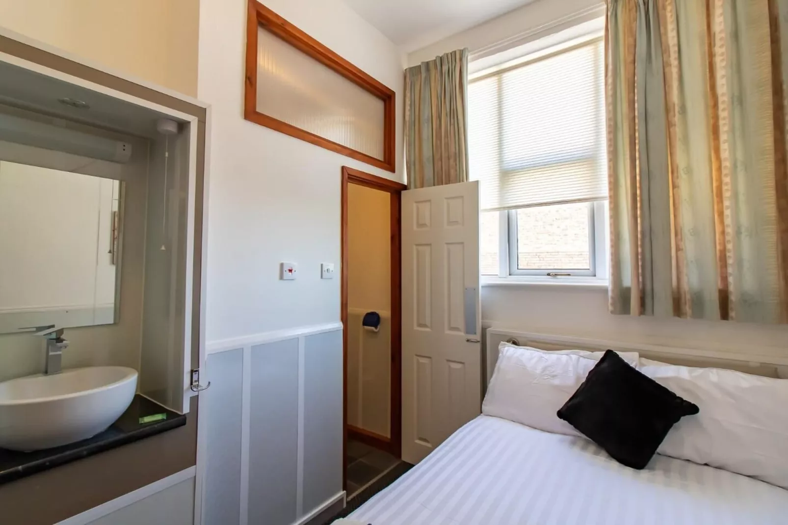 Standard Twin Room - Shared-Chambre