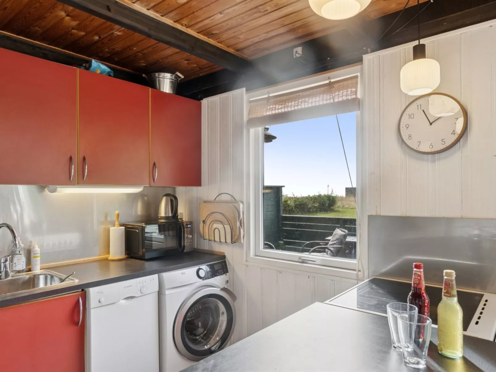 "Joon" - 100m from the sea-Drinnen