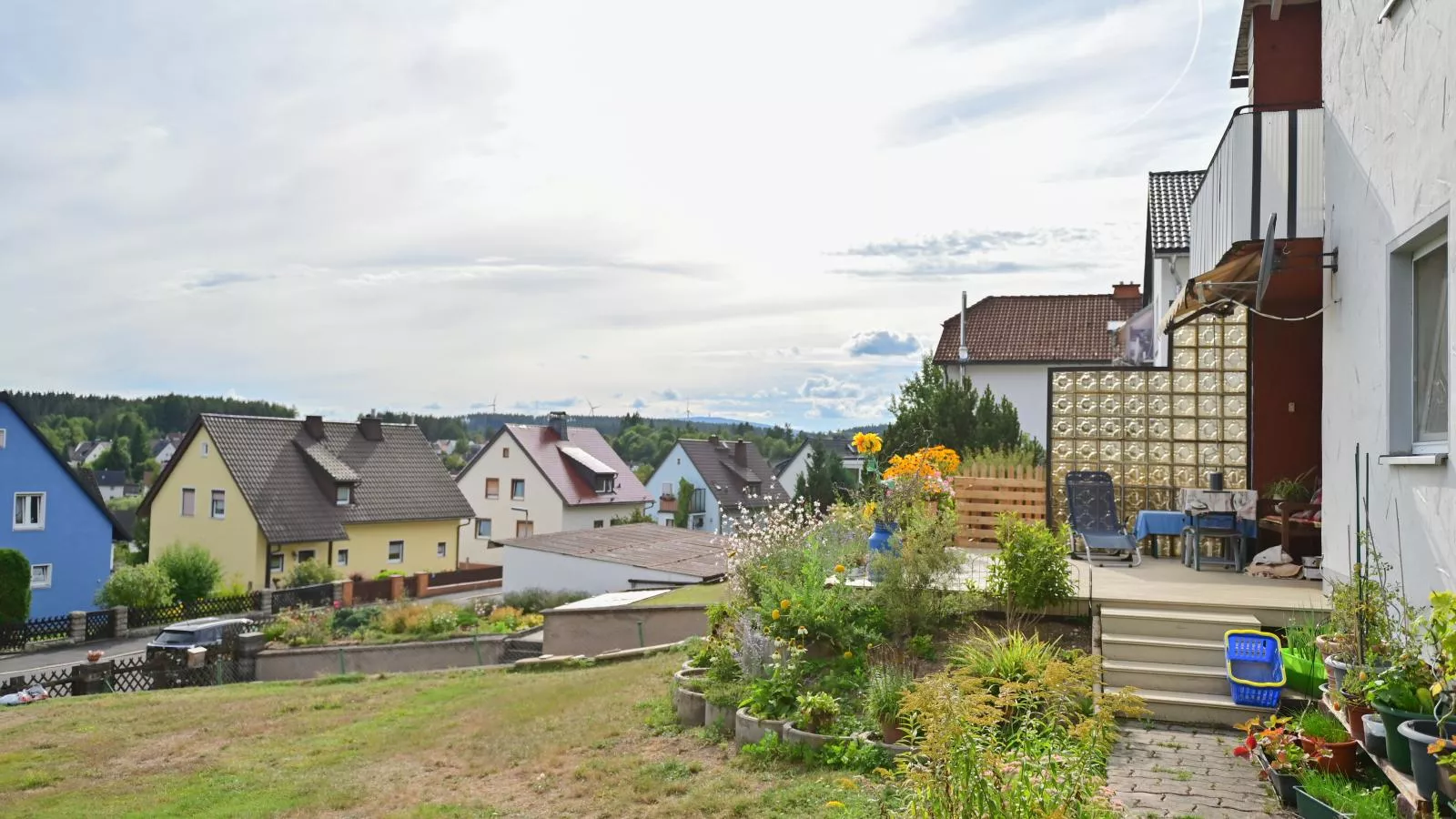 Bärenhöhle-Außenbereich Sommer