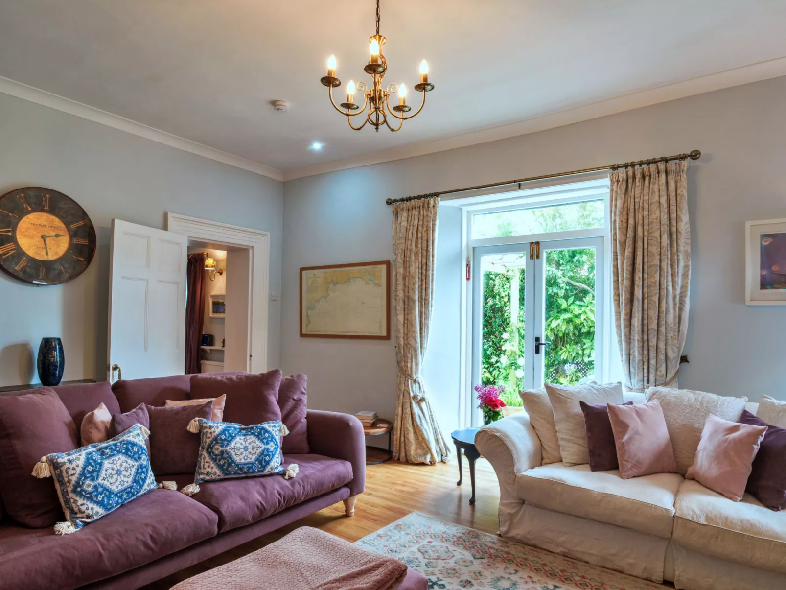 Hillside House-Drinnen