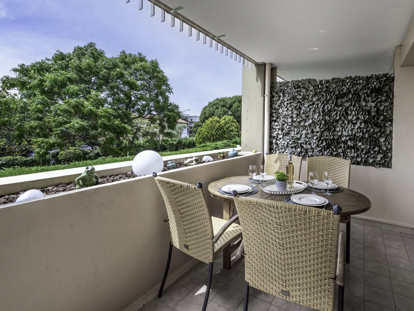 Le Mandarin-Outside