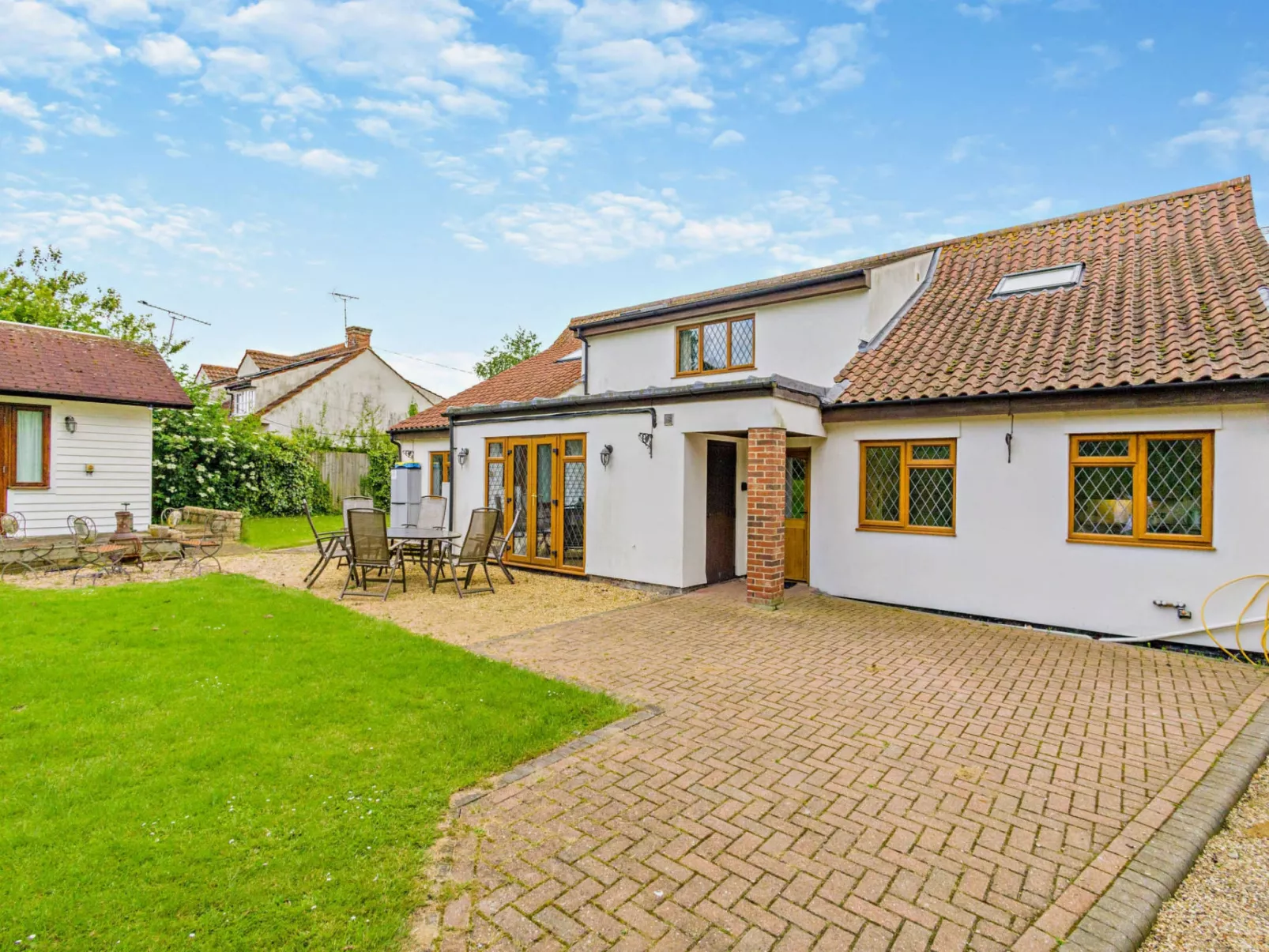 The House at No. 47-Dehors