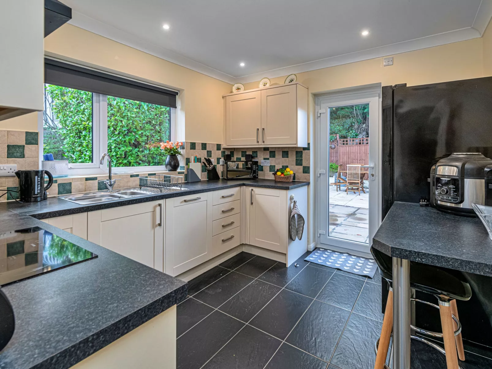 Cesail Y Mynydd-Dedans