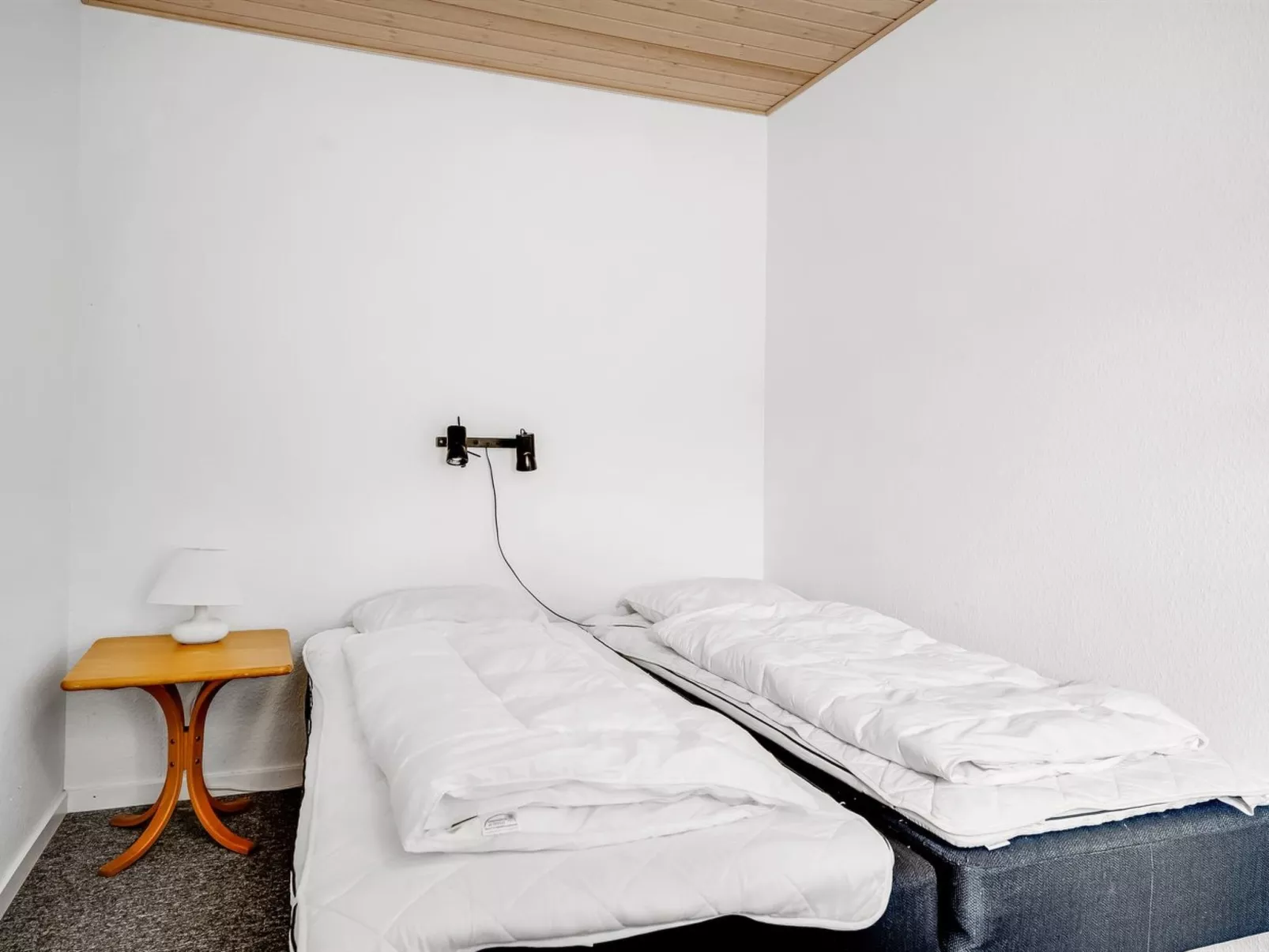 "Nette" - 2km to the fjord-Drinnen