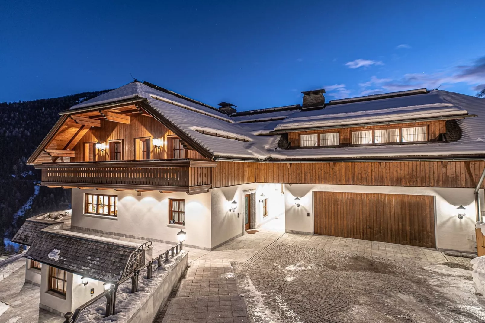 Bad Kleinkirchheim Lush and Spacious Villa with Indoor Pool and Wellness - Seven Bedroom Villa-Outdoor