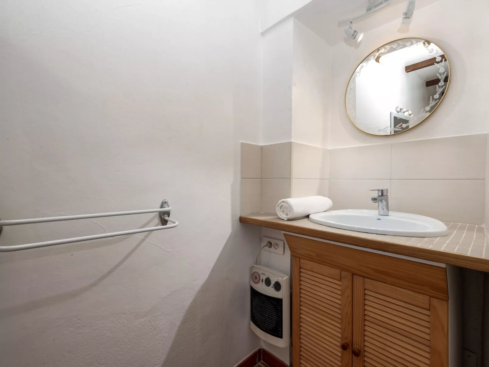 Rue de la Pompe-Inside