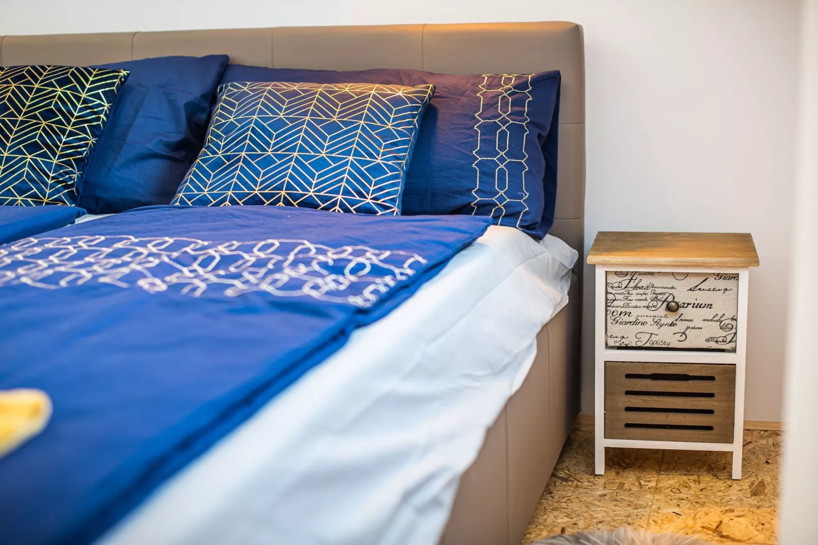 City Modern and Vibrant Apartments Ljubljana - Standard One Bedroom Apartment (owner A3)-Schlafzimmer