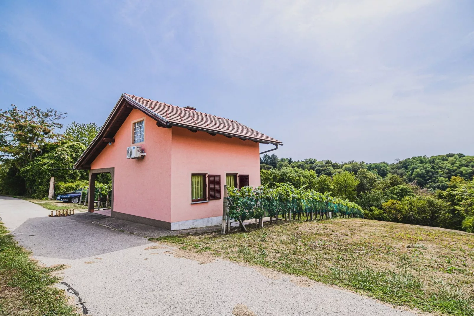 Harvest Horizon Holiday Home with Sauna - One Bedroom Holiday Home-Outdoor