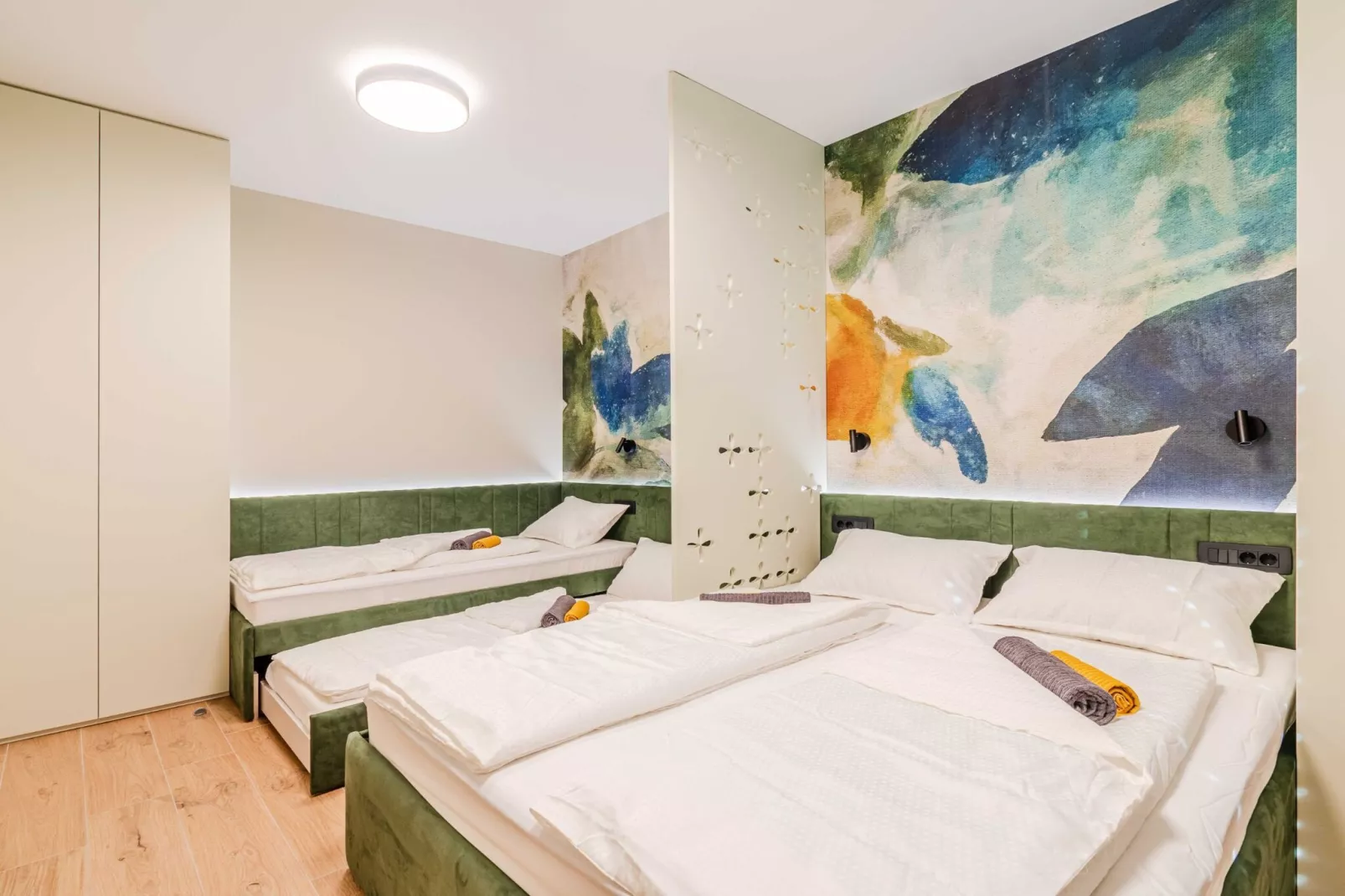 Bovec Chic Apartment with Sauna - One Bedroom Apartment with Balcony-Schlafzimmer