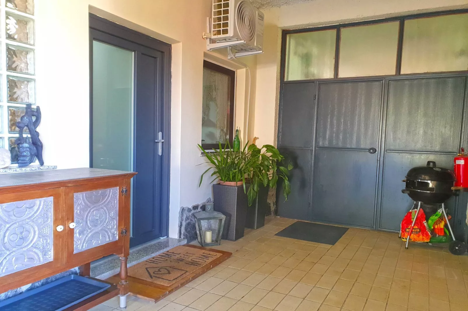 Bright and Sunny Apartment with Terrace - Two Bedroom Apartment with Terrace-Outdoor