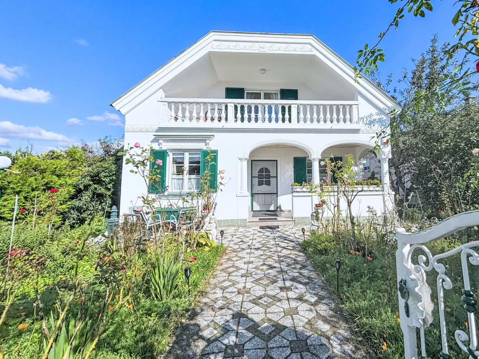 Großmutters Ferienhaus-Draußen