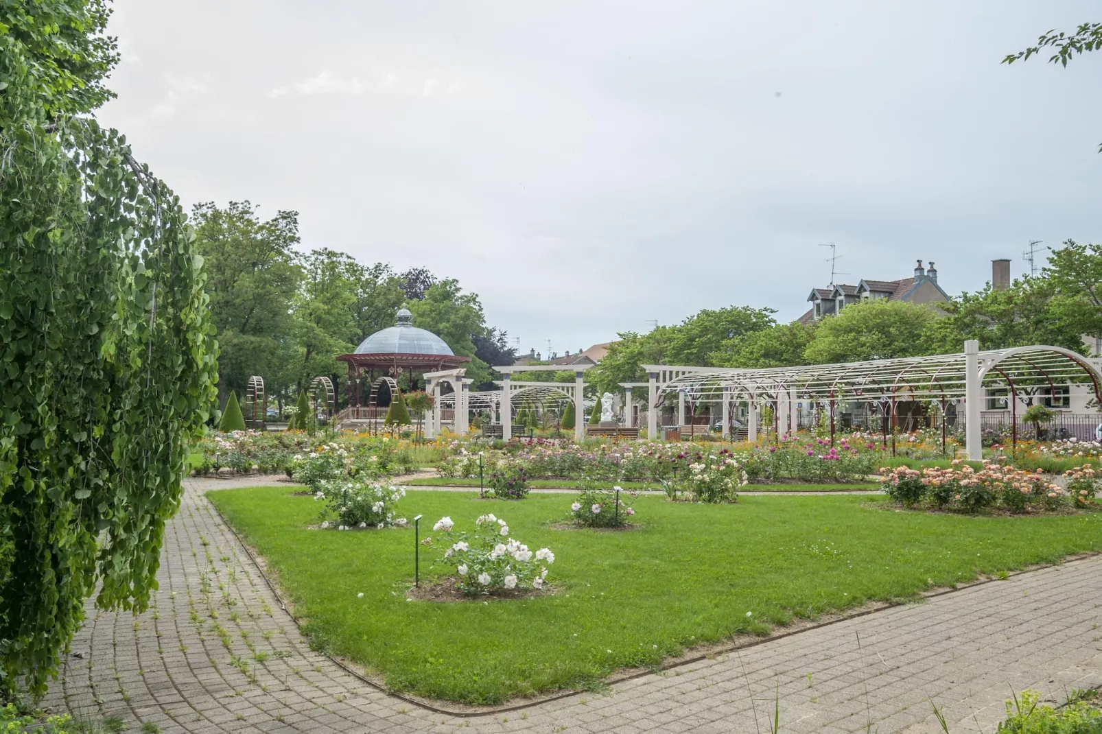 Komfortables Apartment in Belfort mit Terrasse-Gebiete Sommer 1 km