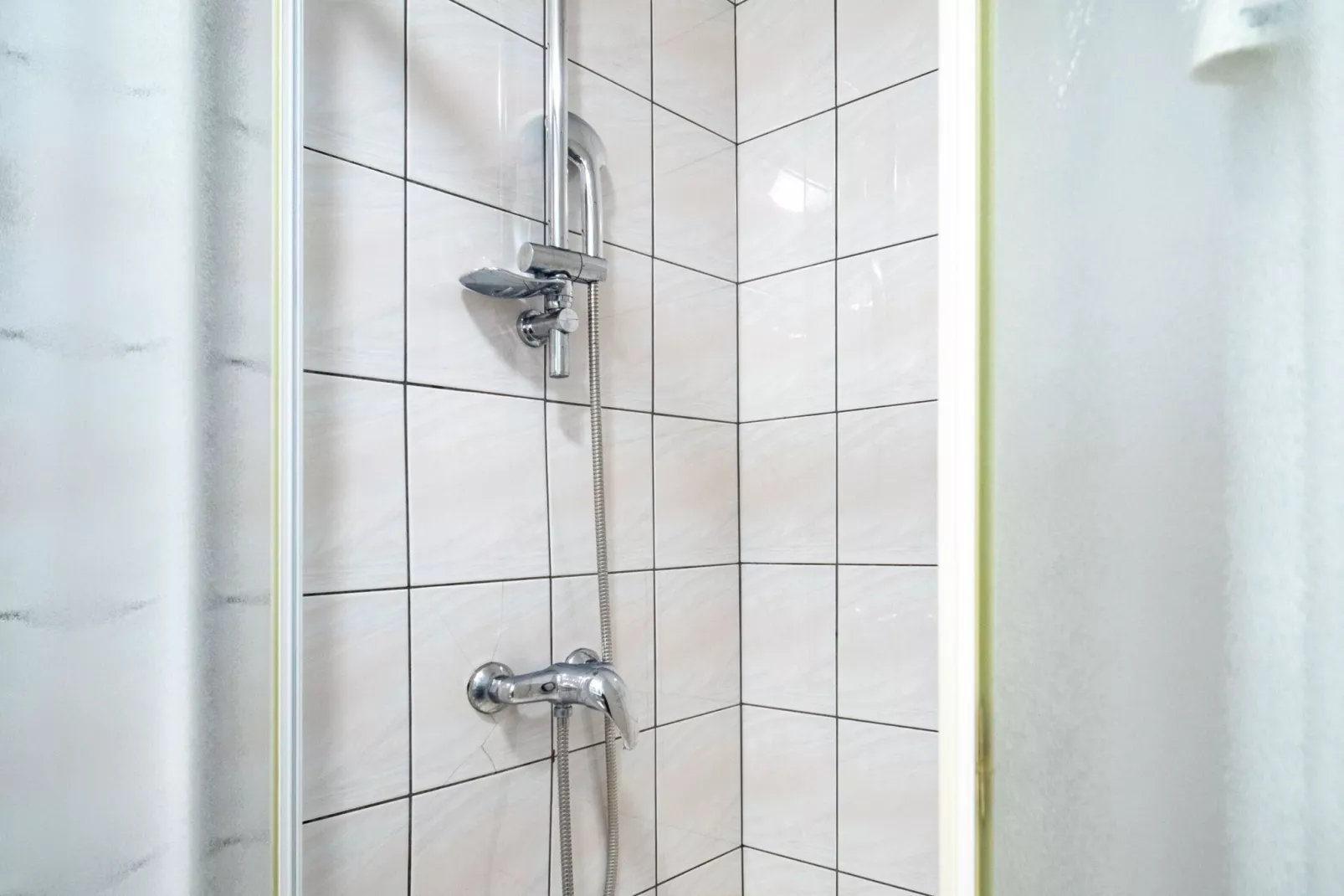 Hotel Issa - Double Room Sea View 6-Bathroom