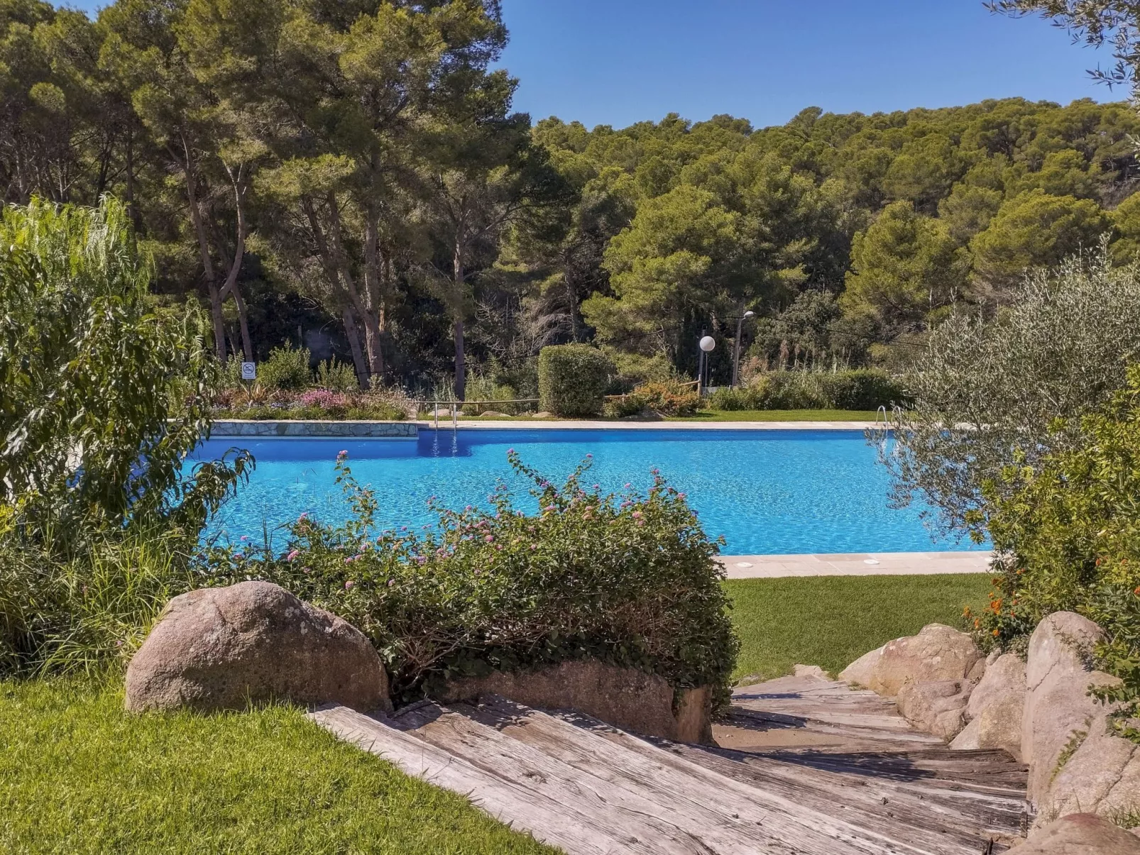 Sol Pins Tamariu-Outside