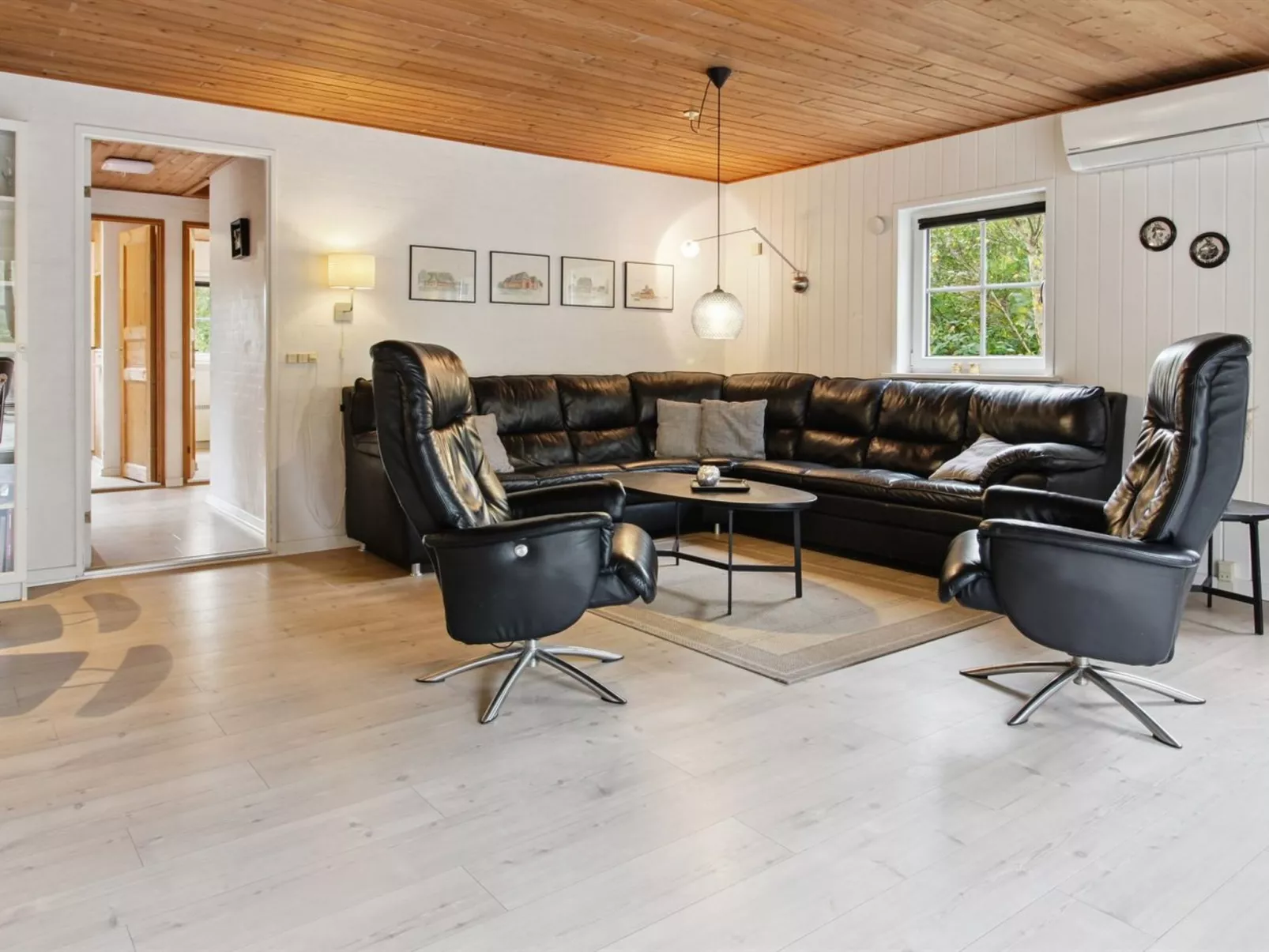 "Alvina" - 3.2km from the sea-Inside