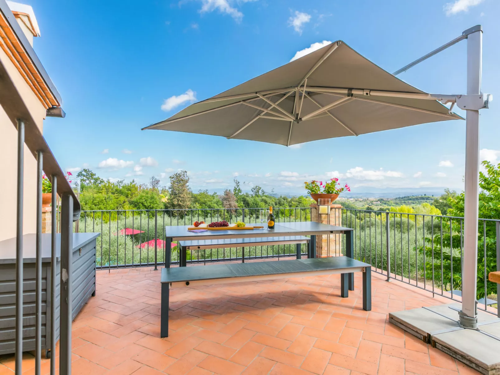 Vecchio Forno-Outside