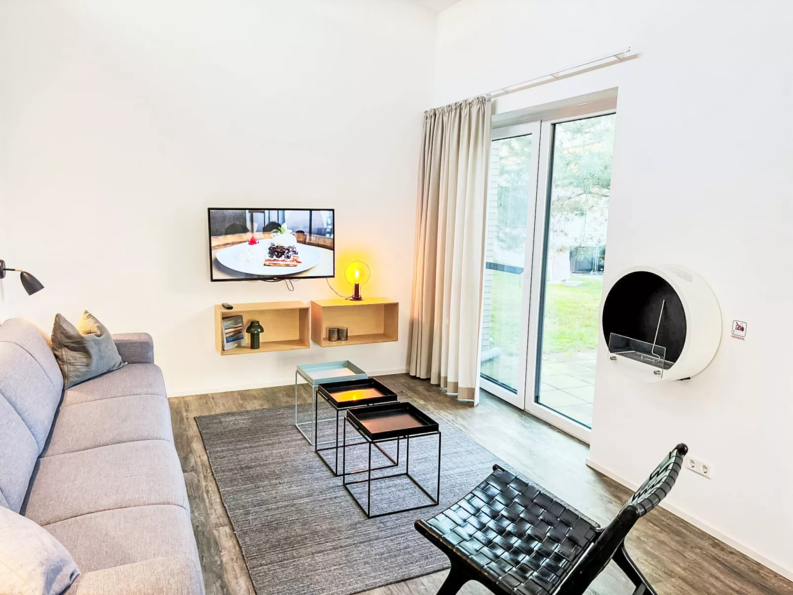 Zwischen den Hügeln (153) - Inside